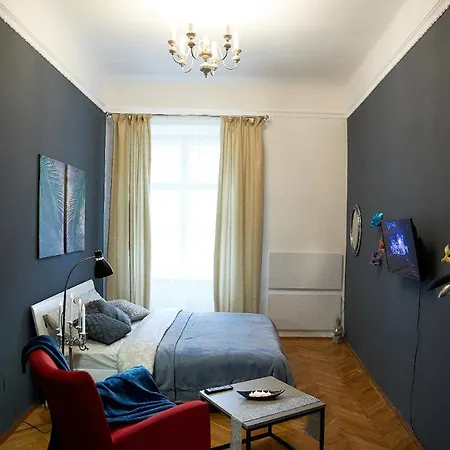 Stylish In The Center Apartment *